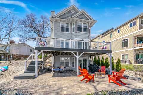 1300 N Eagle Lake Drive, Kalamazoo, MI 49009
