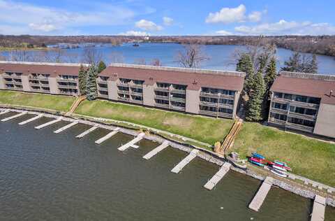 820 Cliffs Drive, Ypsilanti, MI 48198