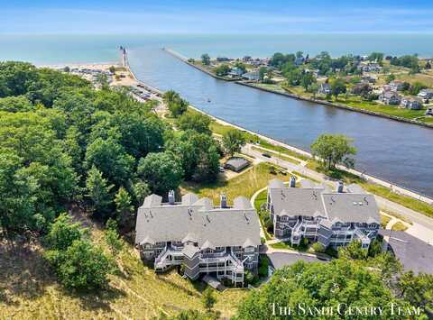 810 S Harbor Drive, Grand Haven, MI 49417