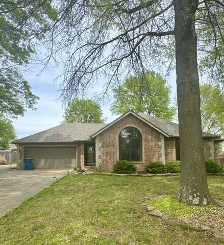 905 Park, Nixa, MO 65714