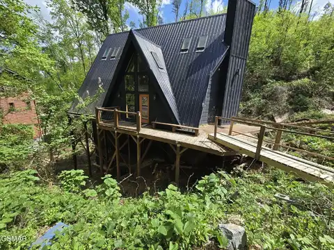413 Wiley Oakley Drive, Gatlinburg, TN 37738