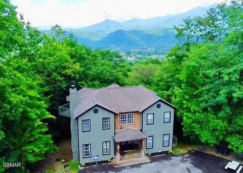 809 Crystal Branch Way, Gatlinburg, TN 37738