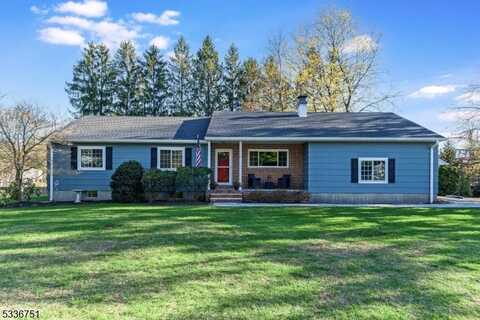 13 Manor Dr, Andover, NJ 07860