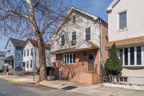 76 Kossuth St, Newark, NJ 07105