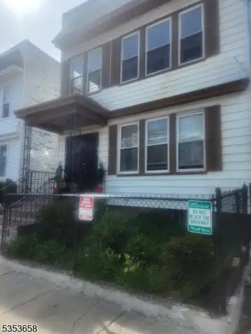 27 Aldine St, Newark, NJ 07112