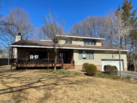 26 Unneberg Ave, Roxbury Township, NJ 07876