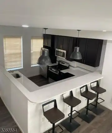 22 Eagle St, Newark, NJ 07102