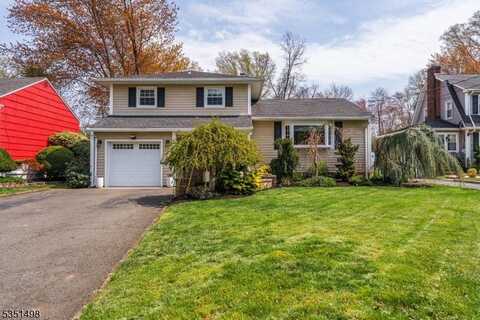 74 Emerald Pl, Clark, NJ 07066