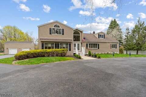 136 S Hillside Ave, Roxbury Township, NJ 07876
