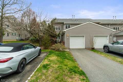 12 Litchult Ln, Mahwah, NJ 07430