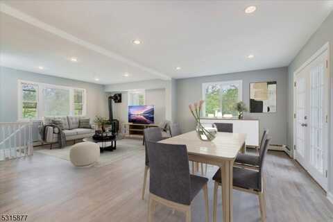 901 Rose Ct, Stillwater, NJ 07860