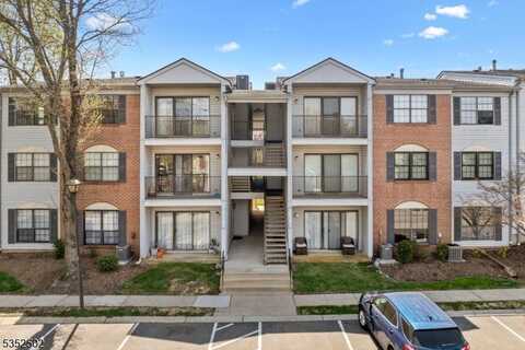 81 Fisher Dr, Franklin, NJ 08823