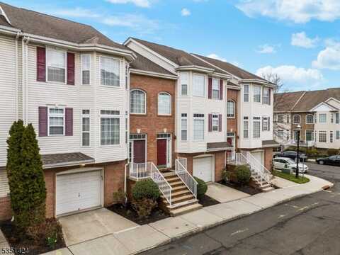 1358 Genovese Ln, Rahway, NJ 07065