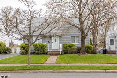 28 Bromley Pl, Bloomfield, NJ 07003