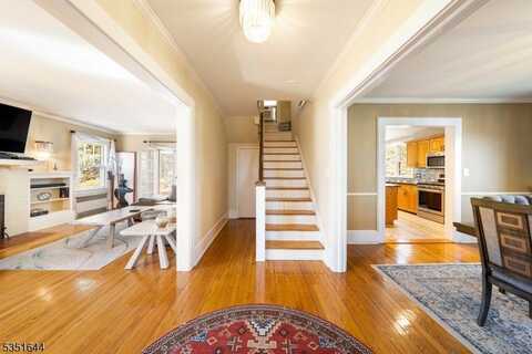 526 Highland Ave, Montclair, NJ 07043