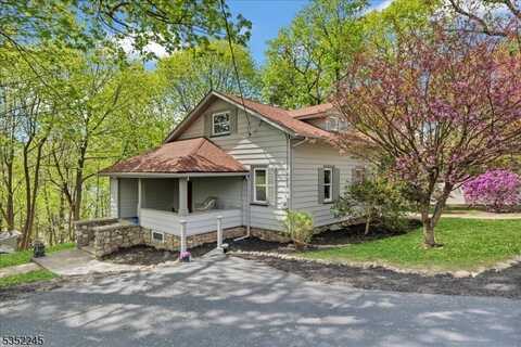 21 Highland Ave, Stanhope, NJ 07874