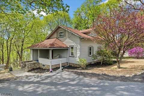 21 Highland Ave, Stanhope, NJ 07874