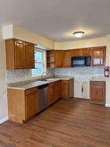 1049 Lafayette St, Elizabeth, NJ 07201