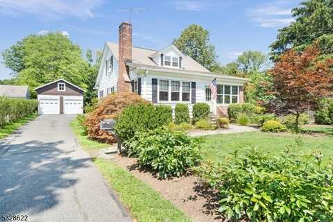 72 E Main St, Mendham, NJ 07945