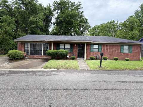 2616 17th Ave N, Columbus, MS 39701
