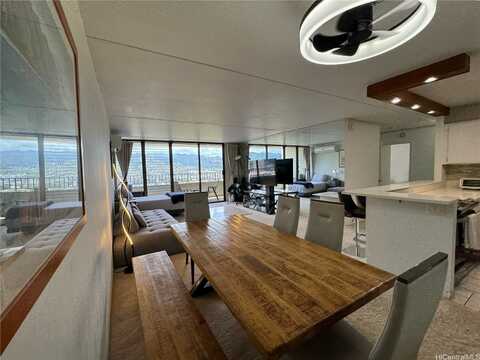 2240 Kuhio Avenue, Honolulu, HI 96815