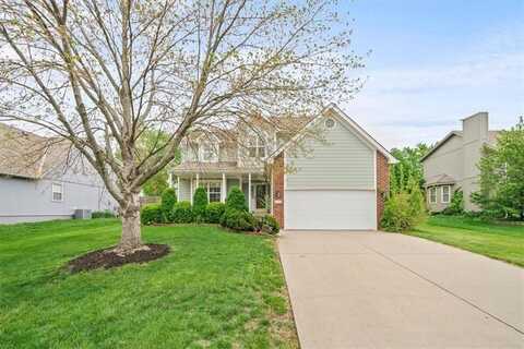 313 SE Canterbury Lane, Lees Summit, MO 64163