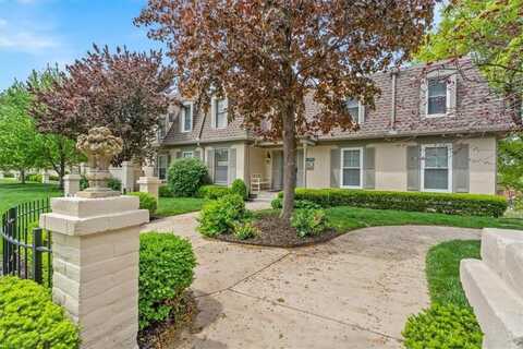 10746 Glenwood Street, Overland Park, KS 66211