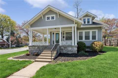 7446 Jarboe Street, Kansas City, MO 64114