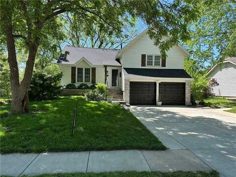 15216 S Arapaho Drive, Olathe, KS 66062