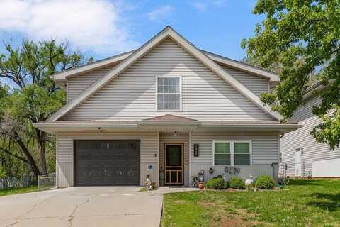 1922 W 7th Street, Leavenworth, KS 66048