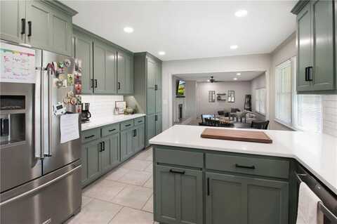 502 Maple Crest Drive, Parsons, KS 67357