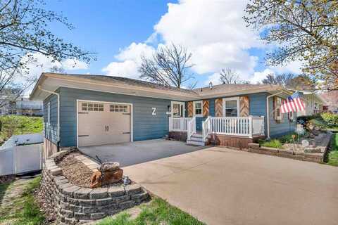 909 Wylde Green Rd, IowaCity, IA 52246