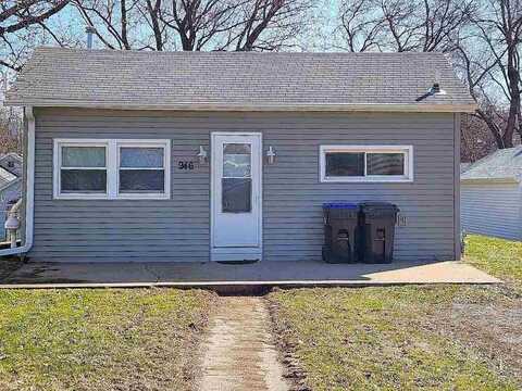 946 Miller Ave, IowaCity, IA 52246