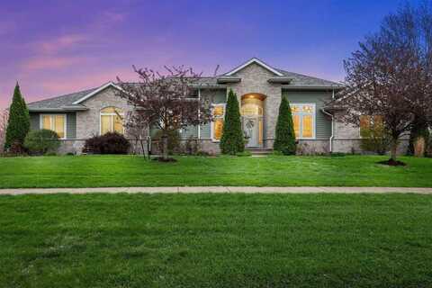 2809 Sunset Dr, Swisher, IA 52338