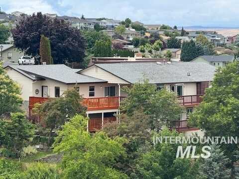 2841 Mayfair Dr, Lewiston, ID 83501