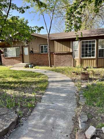 126 E King Street, Meridian, ID 83642