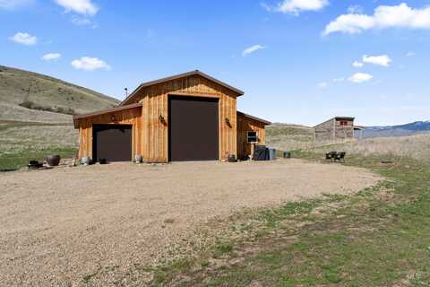 2 Brook Ln, Horseshoe Bend, ID 83629