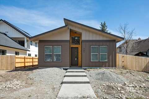 701 N 2nd Ave, Hailey, ID 83333