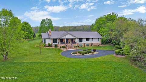 895 Parnell Rd, Crossville, TN 38572