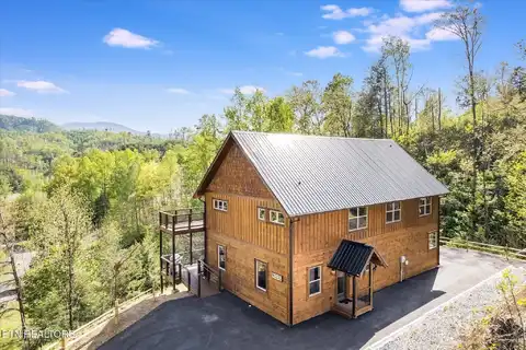 201 Laurel Oak Way, Gatlinburg, TN 37738
