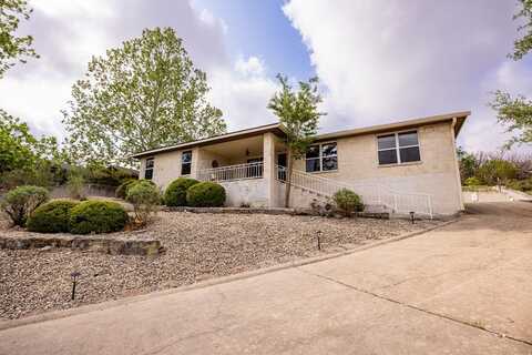1303 Malibu Dr, Kerrville, TX 78028