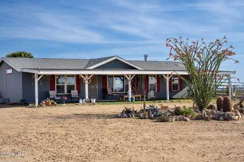 7190 E Red Barrel Rd, Yucca, AZ 86438