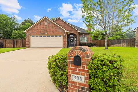 906 Windemere Cir, Longview, TX 75601