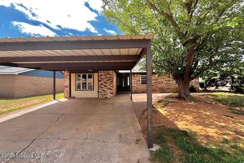 303 E 19th Street, Wolfforth, TX 79382