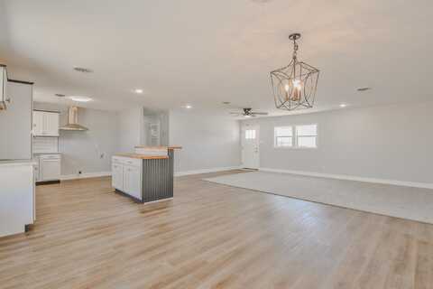 1304 62nd Street, Lubbock, TX 79412