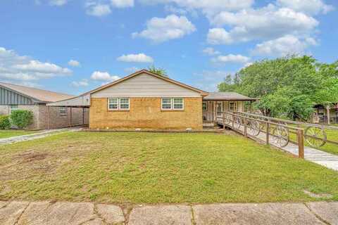 514 E Washington Ave, Walters, OK 73572