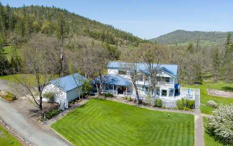 7555 E Antelope Rd, Eagle Point, OR 97524