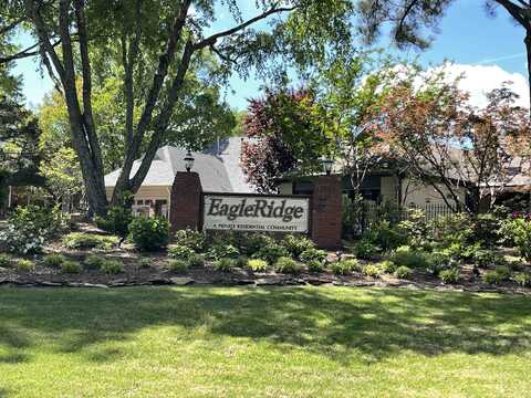 2474 EAGLERIDGE, Memphis, TN 38016
