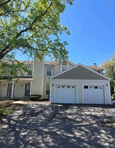 352 Sturbridge Village Drive, Hazelwood, MO 63042