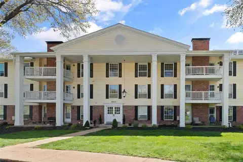 1511 Hampton Hall Drive, Chesterfield, MO 63017